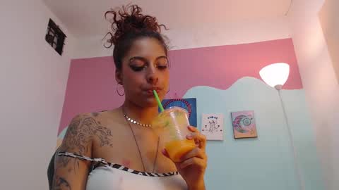 Snapshot of miss_akemi chatting on 02-07-25, 09:37 Akemi 3 online show from 02-07-25, 09:37