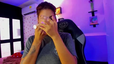 Snapshot of miss_akemi chatting on 10-08-25, 01:09 Akemi 3 online show from 10-08-25, 01:09