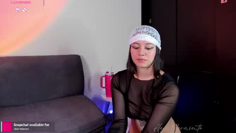 Snapshot of miss_alexa2 chatting on 06-12-26, 01:37 Alexa Sarmiento online show from 06-12-26, 01:37