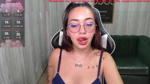 Snapshot of miss_andrea_t chatting on 02-08-25, 07:38 andrea online show from 02-08-25, 07:38