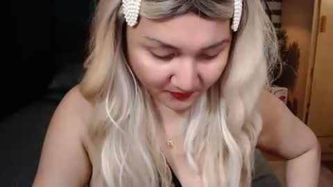 Snapshot of miss_angelic15 chatting on 10-11-25, 01:09 miss angelic15 online show from 10-11-25, 01:09