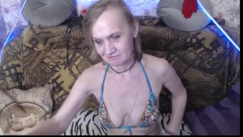 Snapshot of miss_bekker chatting on 12-02-24, 06:52 ask me online show from 12-02-24, 06:52