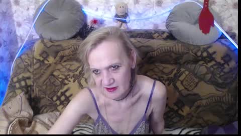 Snapshot of miss_bekker chatting on 12-12-24, 09:30 ask me online show from 12-12-24, 09:30