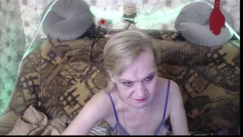 Snapshot of miss_bekker chatting on 12-12-24, 03:16 ask me online show from 12-12-24, 03:16
