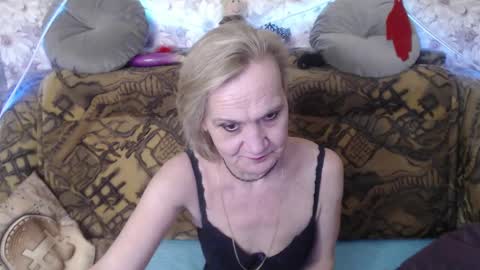 Snapshot of miss_bekker chatting on 12-20-24, 01:36 ask me online show from 12-20-24, 01:36