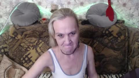Snapshot of miss_bekker chatting on 01-19-25, 03:53 ask me online show from 01-19-25, 03:53