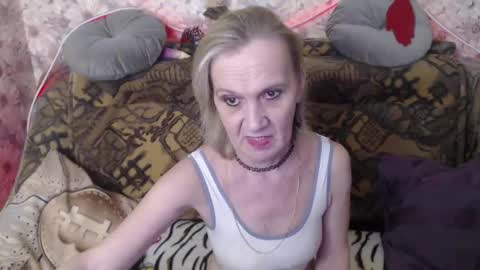 Snapshot of miss_bekker chatting on 03-06-25, 03:57 ask me online show from 03-06-25, 03:57