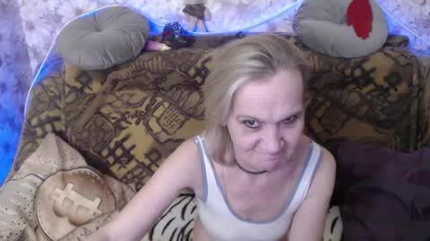 Snapshot of miss_bekker chatting on 03-06-25, 07:03 ask me online show from 03-06-25, 07:03