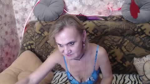 Snapshot of miss_bekker chatting on 09-11-25, 05:29 ask me online show from 09-11-25, 05:29