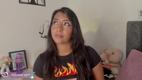 Snapshot of miss_brunette_ chatting on 02-03-26, 02:53 lucy 3 online show from 02-03-26, 02:53