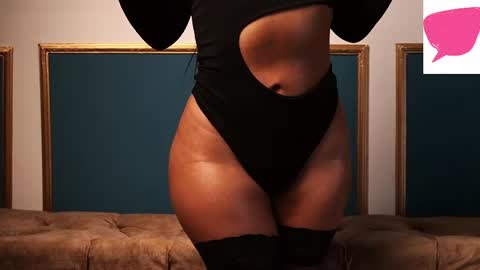 Snapshot of miss_brunette_ chatting on 05-12-26, 01:58 lucy 3 online show from 05-12-26, 01:58