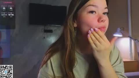 Snapshot of miss_bubbles chatting on 11-05-25, 12:21 Sandy online show from 11-05-25, 12:21