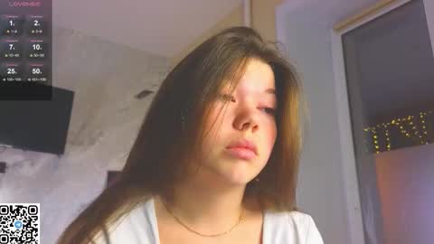 Snapshot of miss_bubbles chatting on 11-17-25, 12:38 Sandy online show from 11-17-25, 12:38