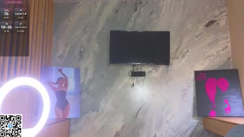 Snapshot of miss_bubbles chatting on 11-20-25, 12:55 Sandy online show from 11-20-25, 12:55