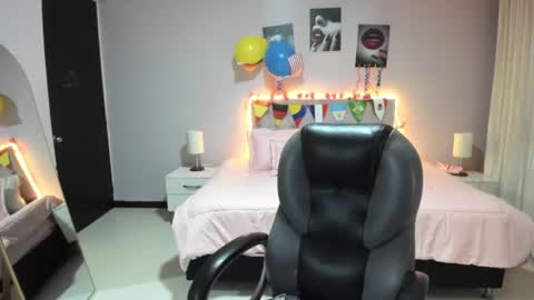 Snapshot of miss_cataleya__ chatting on 06-20-26, 12:19 Cataleya online show from 06-20-26, 12:19