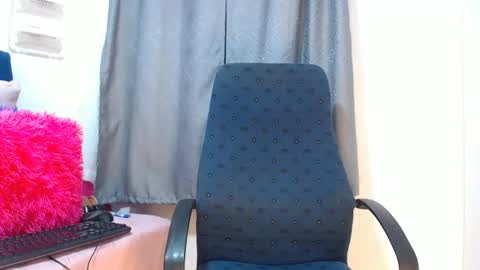 Snapshot of miss_cuteface chatting on 10-18-25, 09:26 miss_cuteface online show from 10-18-25, 09:26