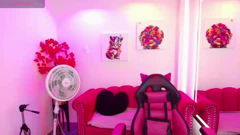 Snapshot of miss_dolly1 chatting on 05-09-26, 12:21 Melanie online show from 05-09-26, 12:21