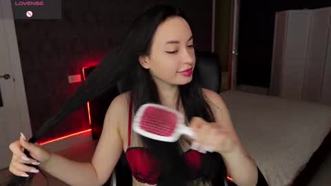 Snapshot of miss_elias chatting on 03-10-25, 04:35 Elia online show from 03-10-25, 04:35