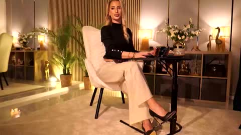 Snapshot of miss_ema_divine chatting on 01-08-26, 07:27 Miss Ema Devine online show from 01-08-26, 07:27