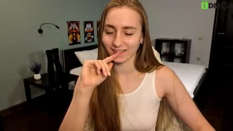 Snapshot of miss_emily19 chatting on 06-11-26, 08:12 Emily online show from 06-11-26, 08:12