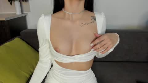 Snapshot of miss_emilyy chatting on 12-25-24, 09:54 Emily online show from 12-25-24, 09:54