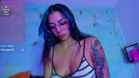 miss_evans_ online show from 04-22-26, 02:58