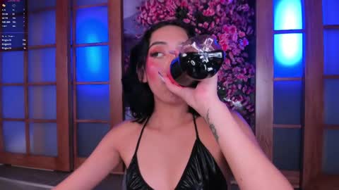 Snapshot of miss_evolet chatting on 04-24-26, 06:32 Evoleth online show from 04-24-26, 06:32
