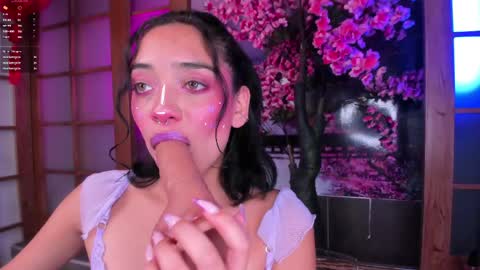Snapshot of miss_evolet chatting on 05-07-26, 06:13 Evoleth online show from 05-07-26, 06:13