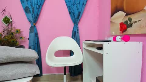 Monica Patricia online show from 12-18-24, 01:48