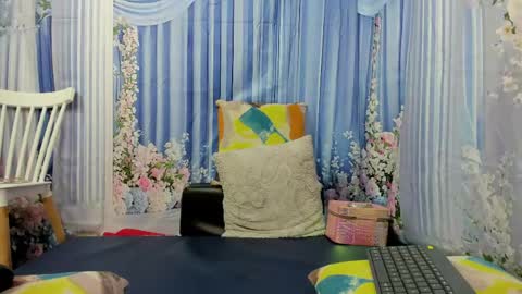 Snapshot of miss_flora chatting on 05-02-26, 04:06 Monica Patricia online show from 05-02-26, 04:06
