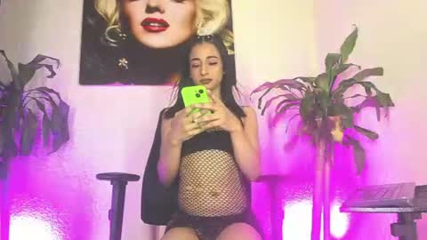 Snapshot of miss_isa19 chatting on 06-16-26, 06:54 miss_isa19 online show from 06-16-26, 06:54