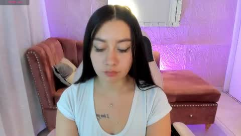 Snapshot of miss_isabella_m chatting on 06-11-26, 02:04 Isabella online show from 06-11-26, 02:04