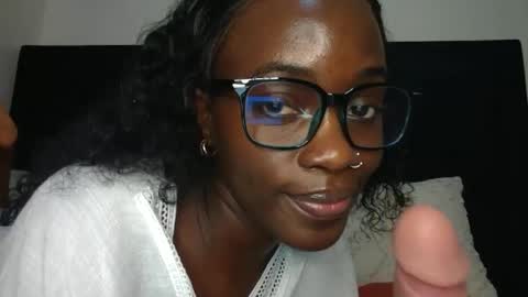 SensuElle  WHAT I DONT SHOW HERE... YOULL ONLY SEE IN PRIVATE  online show from 06-22-26, 05:48
