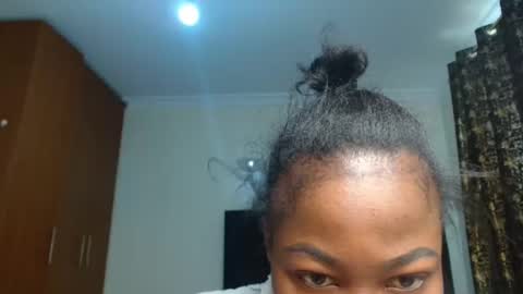 Snapshot of miss_kiarrafit chatting on 01-14-25, 11:53 Miss Kiarrafit online show from 01-14-25, 11:53