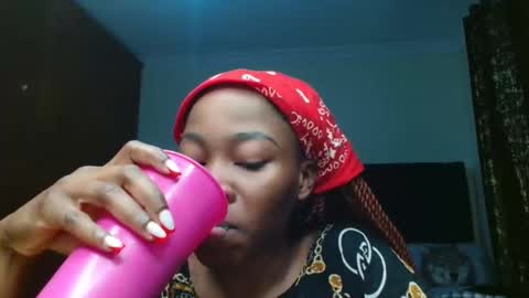 Snapshot of miss_kiarrafit chatting on 01-28-25, 01:49 Miss Kiarrafit online show from 01-28-25, 01:49