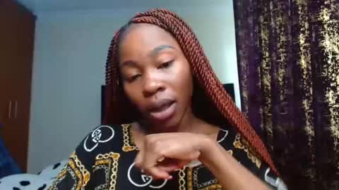 Snapshot of miss_kiarrafit chatting on 02-14-25, 04:37 Miss Kiarrafit online show from 02-14-25, 04:37