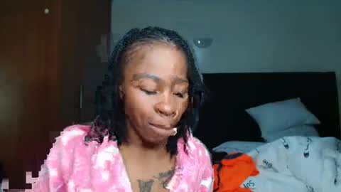 Snapshot of miss_kiarrafit chatting on 03-12-25, 07:06 Miss Kiarrafit online show from 03-12-25, 07:06