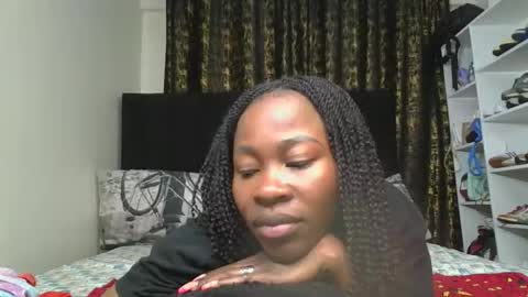 Snapshot of miss_kiarrafit chatting on 12-17-25, 08:37 Miss Kiarrafit online show from 12-17-25, 08:37