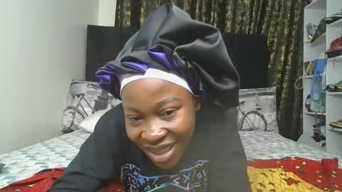 Snapshot of miss_kiarrafit chatting on 12-21-25, 08:21 Miss Kiarrafit online show from 12-21-25, 08:21