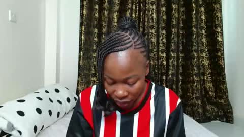 Miss Kiarrafit online show from 04-17-26, 09:23