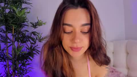 Alana online show from 09-19-25, 01:40