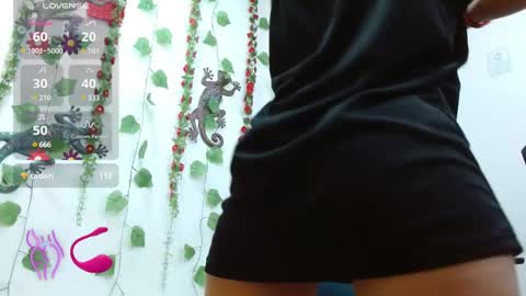 Snapshot of miss_mafehot chatting on 03-04-25, 12:55 mafe maria fernanda online show from 03-04-25, 12:55