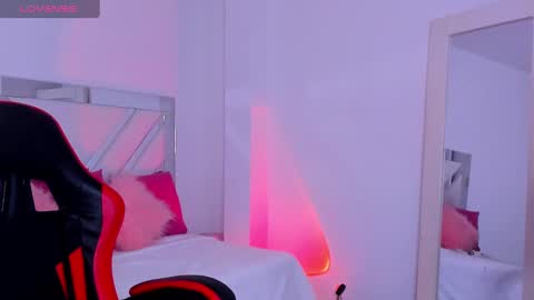   online show from 03-08-25, 10:22