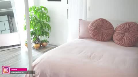 Alejandra online show from 06-06-26, 03:17