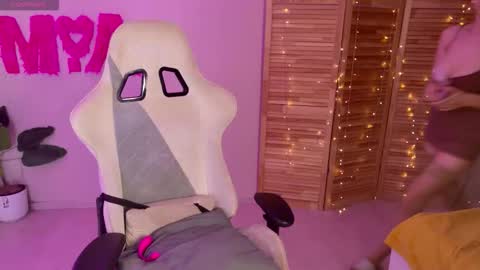 Mamma Mia online show from 09-12-25, 03:28