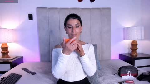 Snapshot of miss_milf_ chatting on 05-06-26, 08:47 miss_milf_ online show from 05-06-26, 08:47