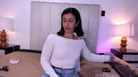 miss_milf_ online show from 07-10-26, 08:00