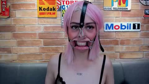 Miss Monserrat online show from 01-19-26, 05:33