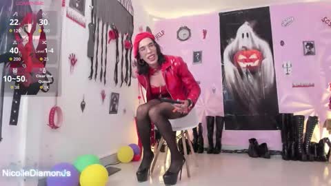 Miss Nicole online show from 10-06-25, 01:19