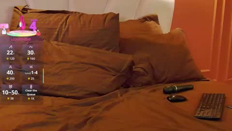 Olivia online show from 11-06-25, 08:43